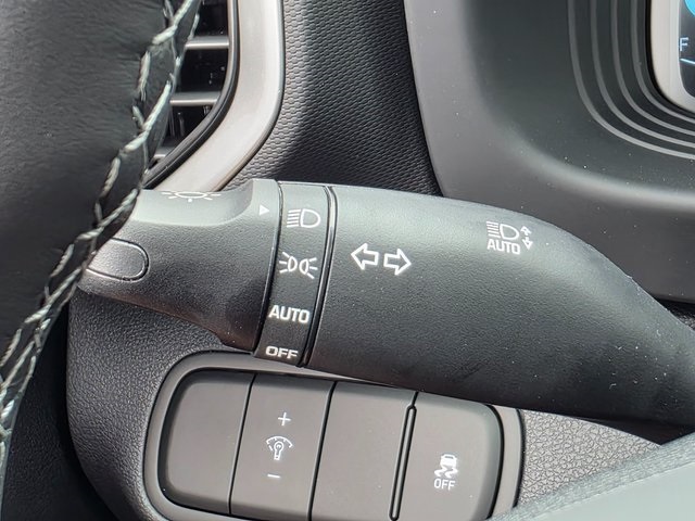 Vehicle image 35 of 39