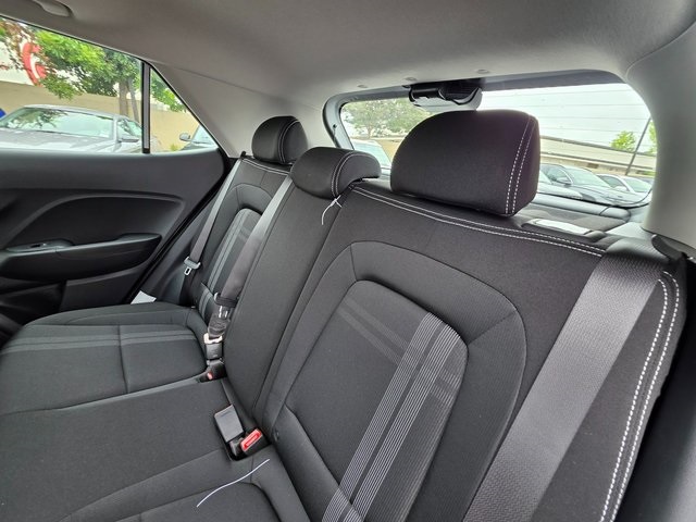 Vehicle image 18 of 39