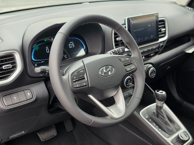 Vehicle image 14 of 39