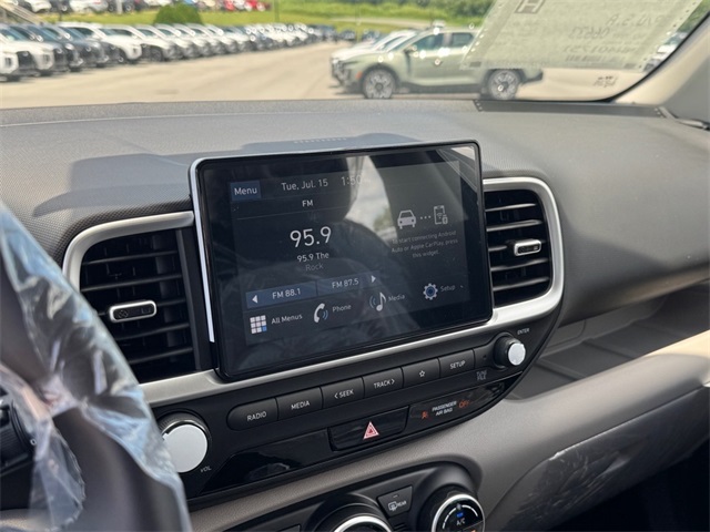 2025 Hyundai Venue SEL Image 14 of 21