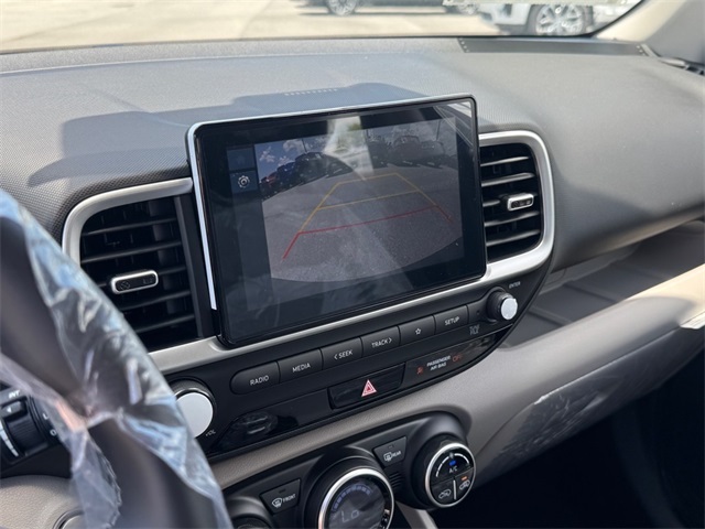 2025 Hyundai Venue SEL Image 13 of 21