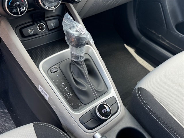 2025 Hyundai Venue SEL Image 15 of 21