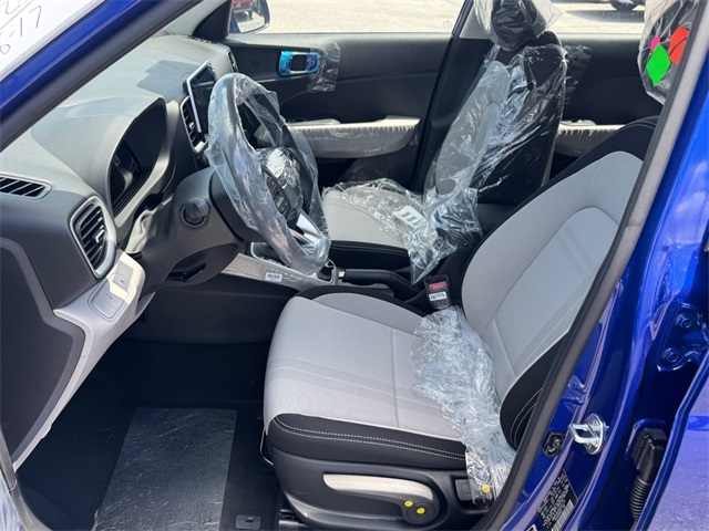 2025 Hyundai Venue SEL Image 18 of 21