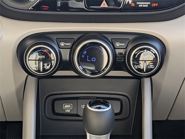 2025 Hyundai Venue SEL Image 34 of 36