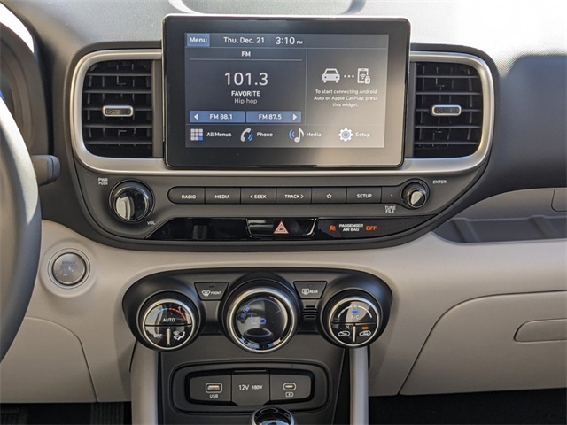 2025 Hyundai Venue SEL Image 19 of 36