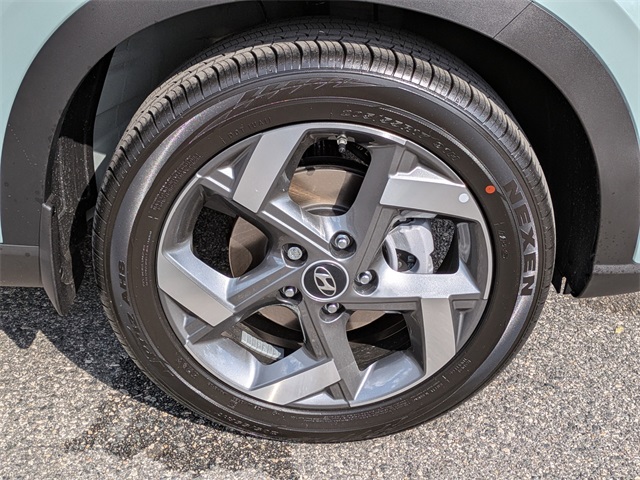 2025 Hyundai Venue SEL Image 11 of 36