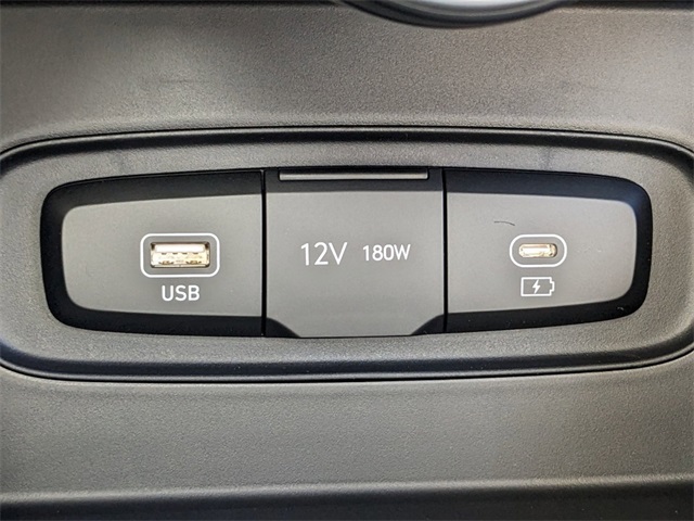 2025 Hyundai Venue SEL Image 23 of 36