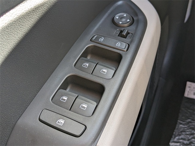 2025 Hyundai Venue SEL Image 26 of 36