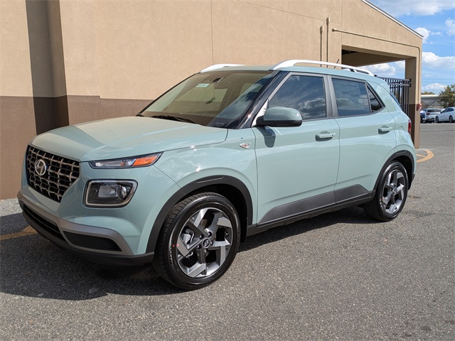 2025 Hyundai Venue SEL Image 1 of 36