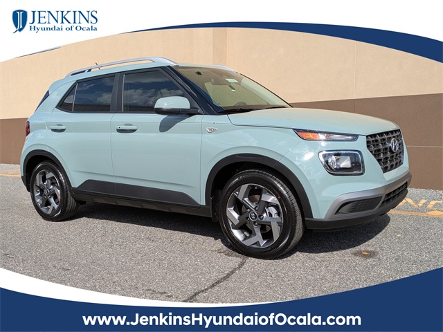 2025 Hyundai Venue SEL Image 4 of 36