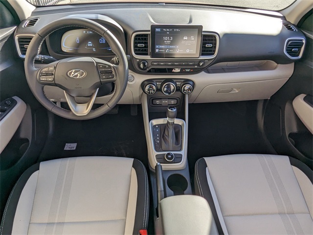 2025 Hyundai Venue SEL Image 13 of 36
