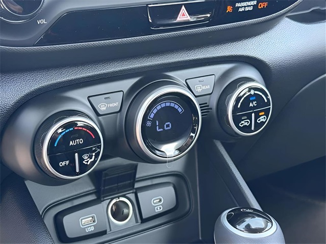 2025 Hyundai Venue SEL Image 18 of 20