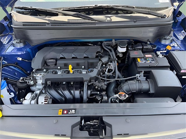 2025 Hyundai Venue SEL Image 5 of 20