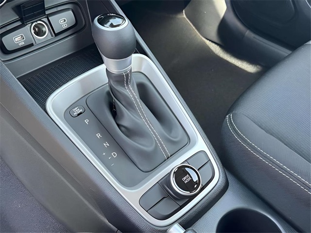 2025 Hyundai Venue SEL Image 13 of 20