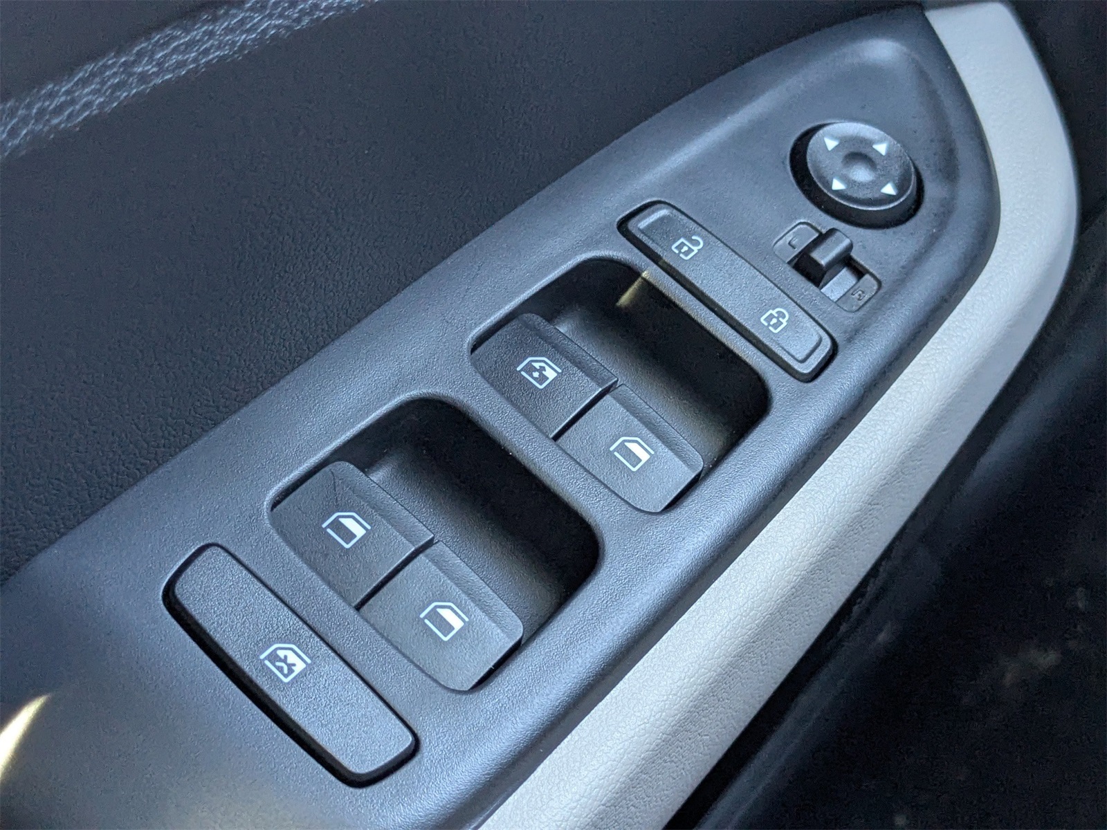 2025 Hyundai Venue SEL Image 20 of 40