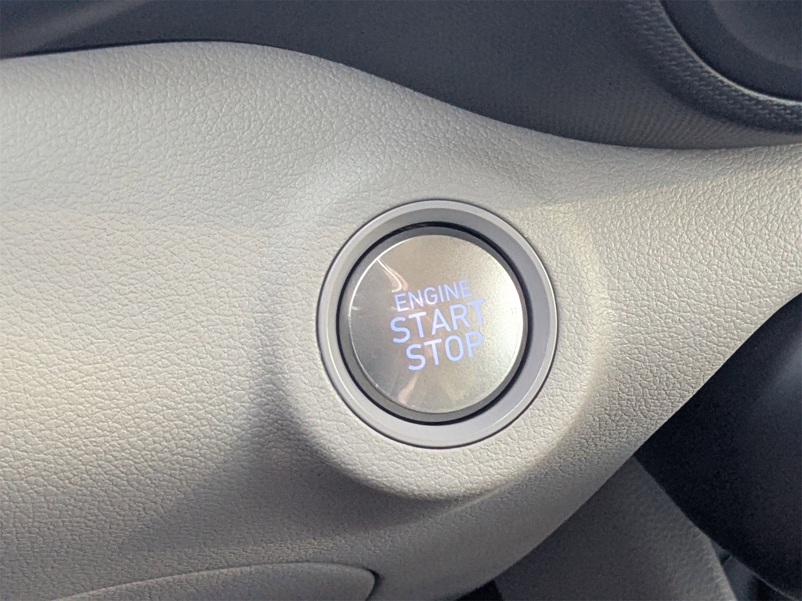 2025 Hyundai Venue SEL Image 24 of 40