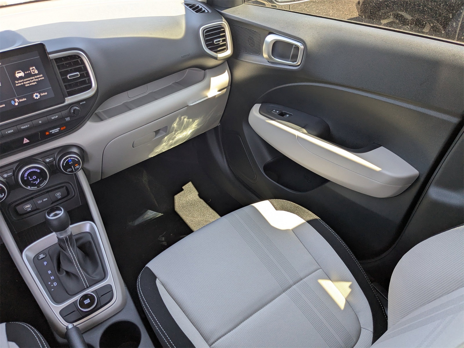 2025 Hyundai Venue SEL Image 34 of 40