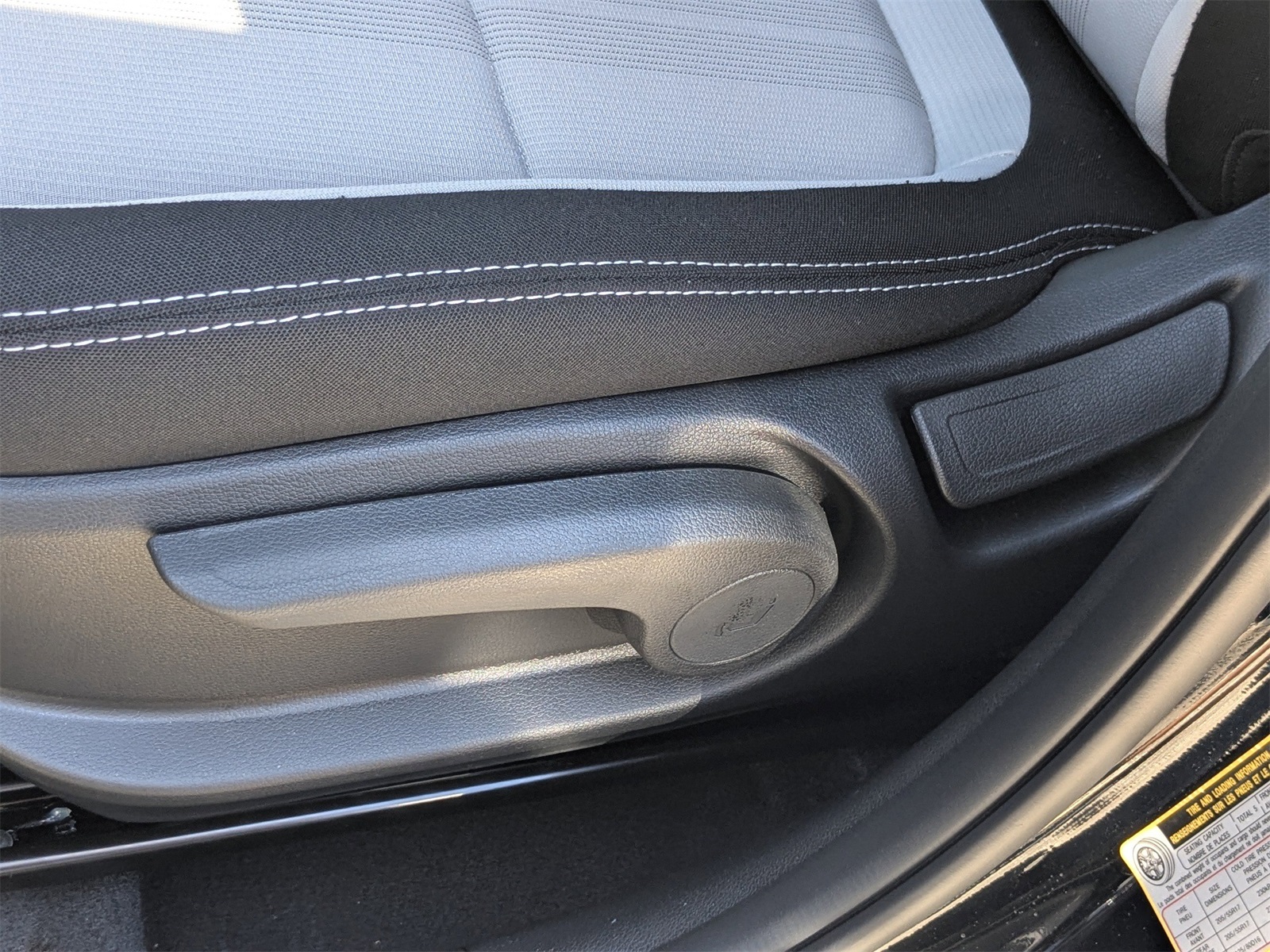 2025 Hyundai Venue SEL Image 27 of 40