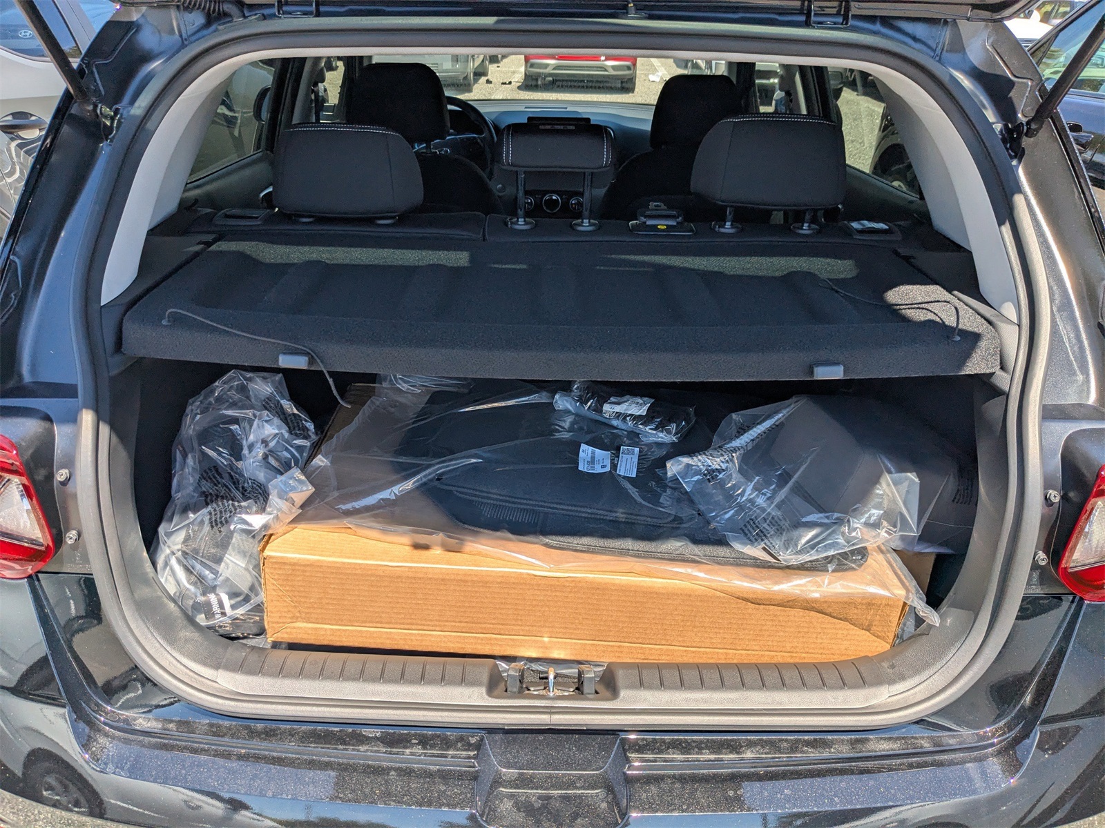 2025 Hyundai Venue SEL Image 10 of 40