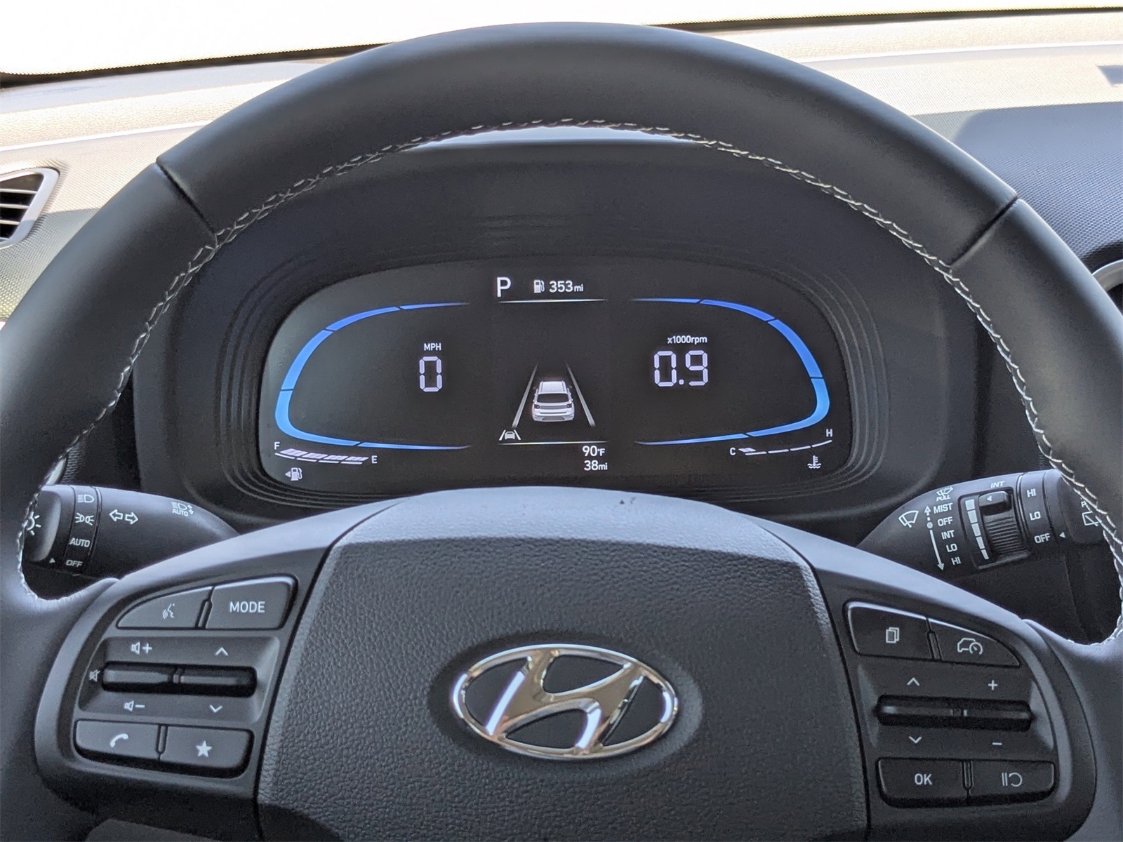 2025 Hyundai Venue SEL Image 35 of 40