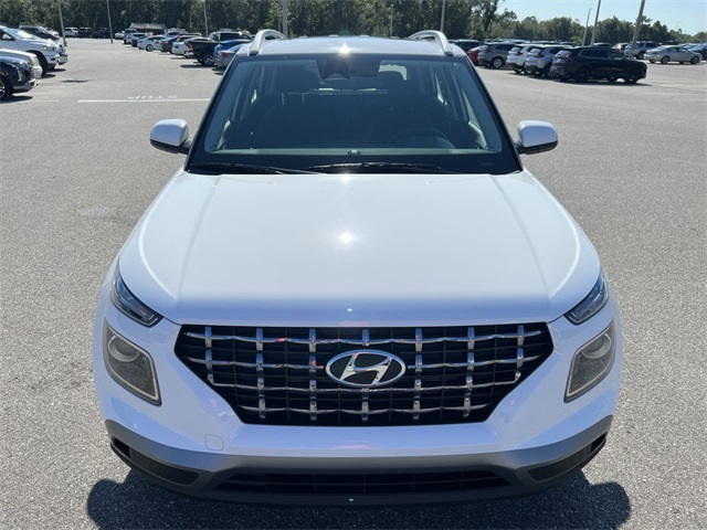 2025 Hyundai Venue SEL Image 3 of 36