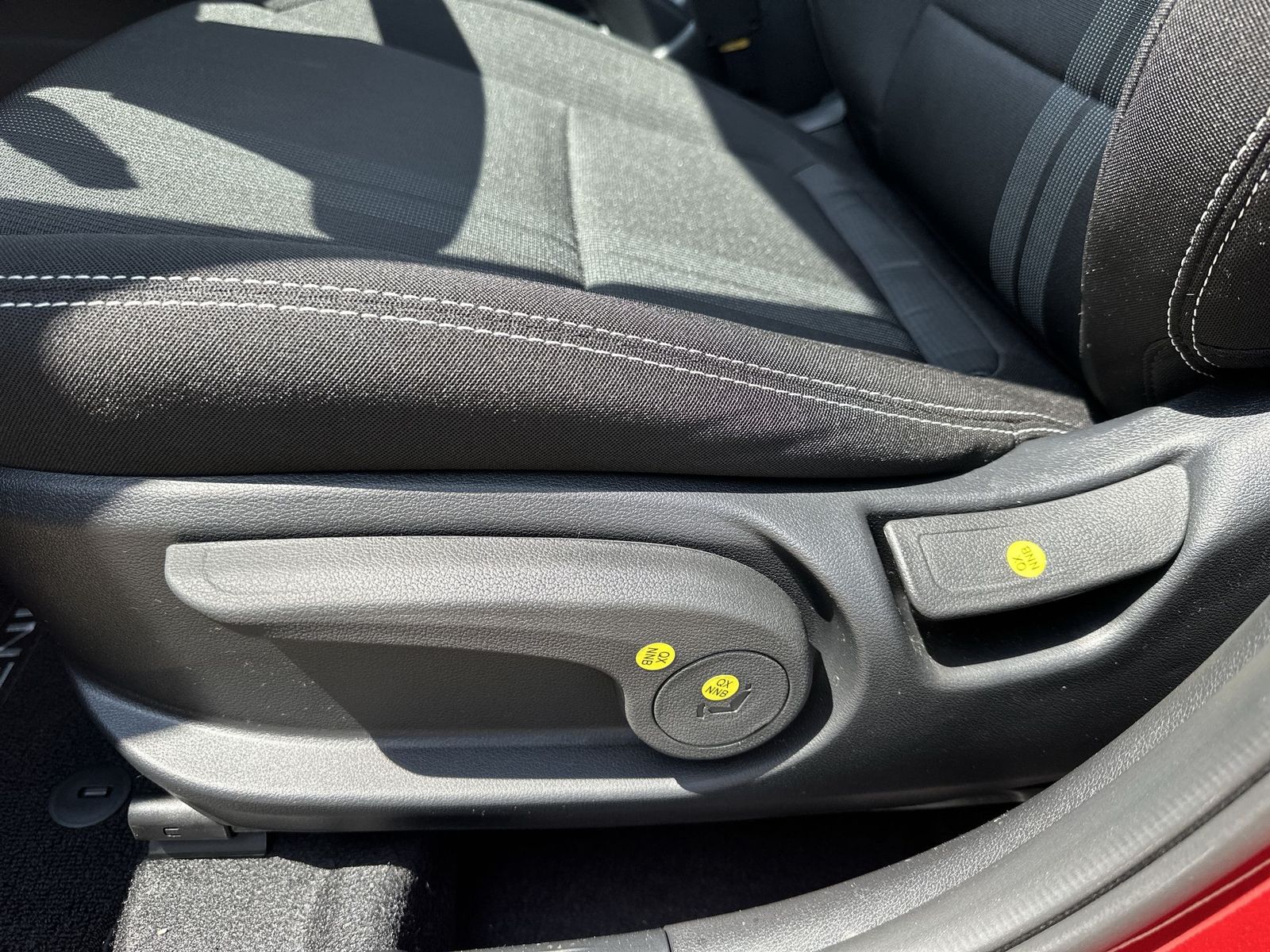 Vehicle image 23 of 25