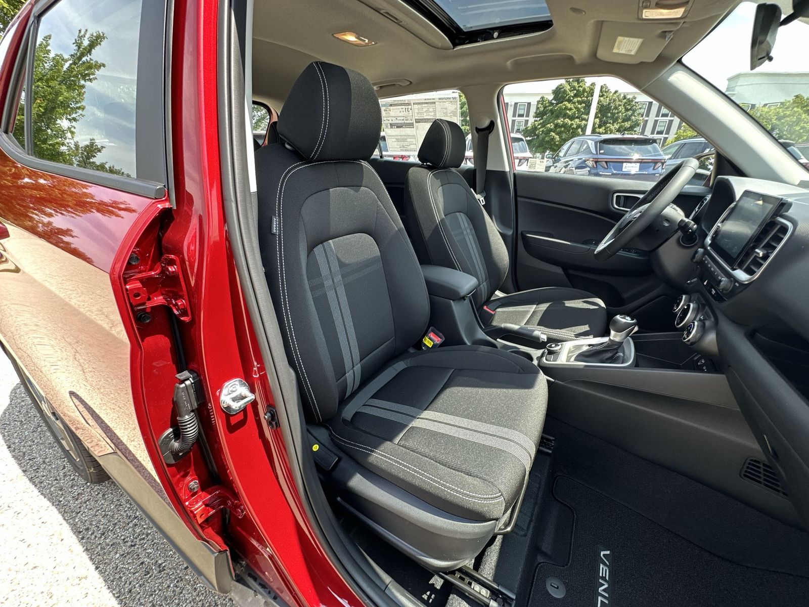 Vehicle image 13 of 25
