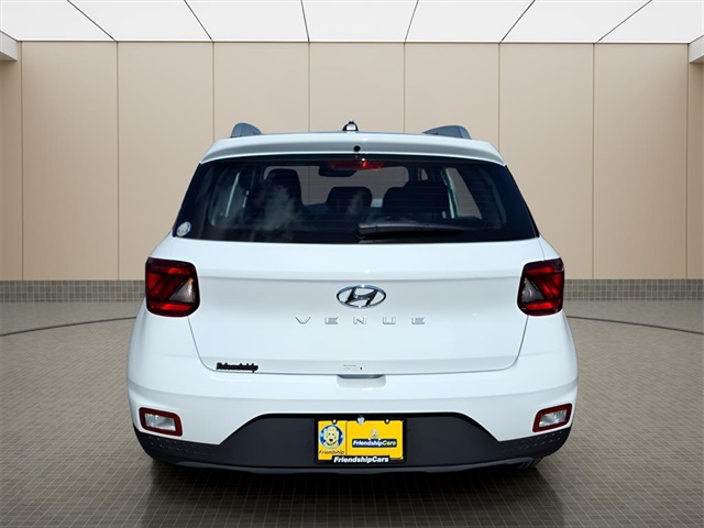 2025 Hyundai Venue SEL Image 4 of 19