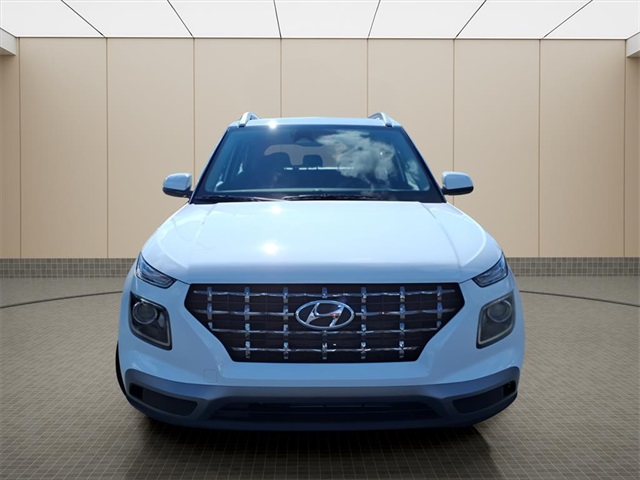 2025 Hyundai Venue SEL Image 3 of 19