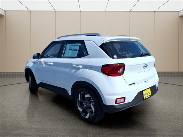 2025 Hyundai Venue SEL Image 5 of 19