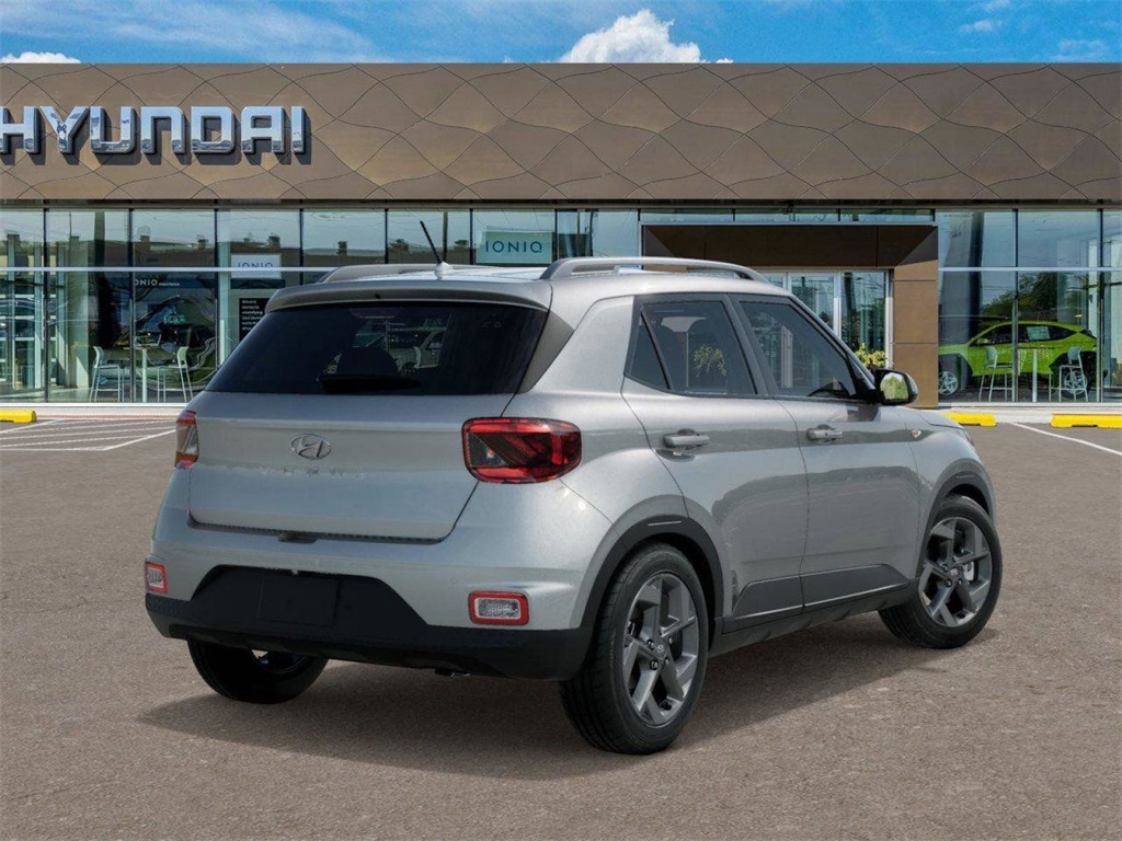 2025 Hyundai Venue SEL Image 5 of 17