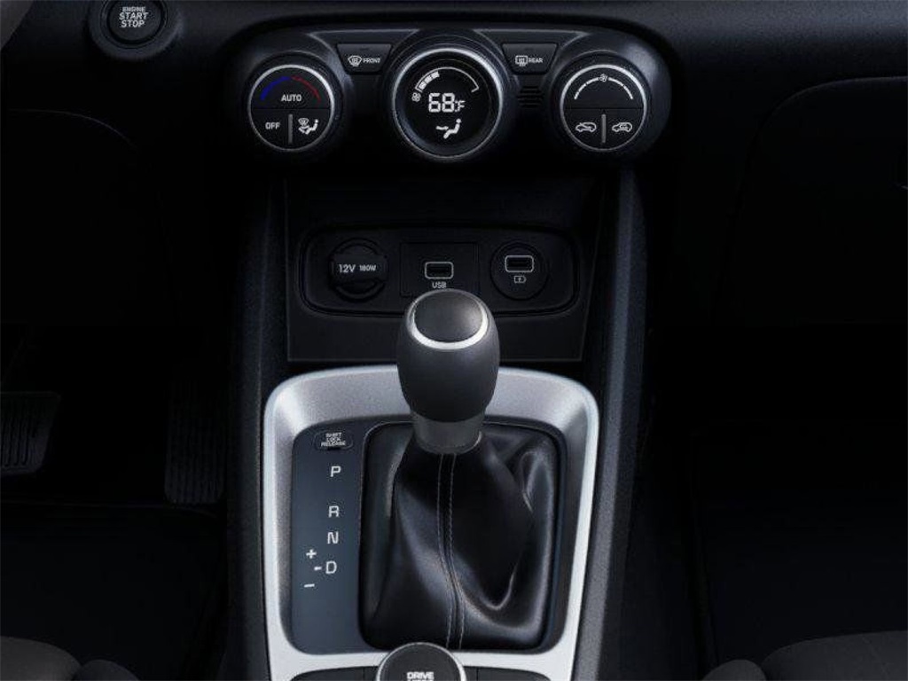 2025 Hyundai Venue SEL Image 13 of 17