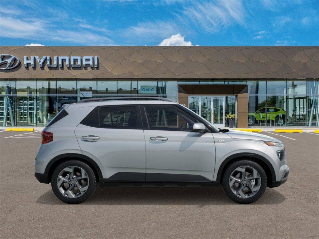 2025 Hyundai Venue SEL Image 4 of 17