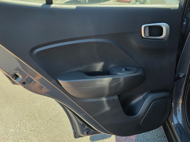 Vehicle image 29 of 45