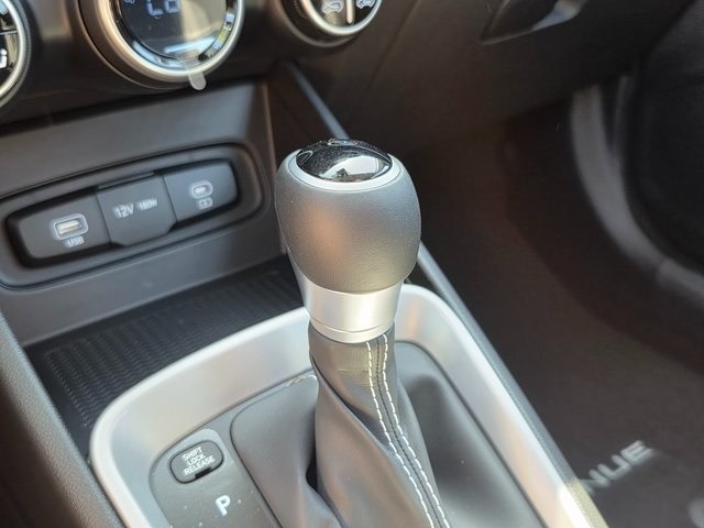 Vehicle image 25 of 45