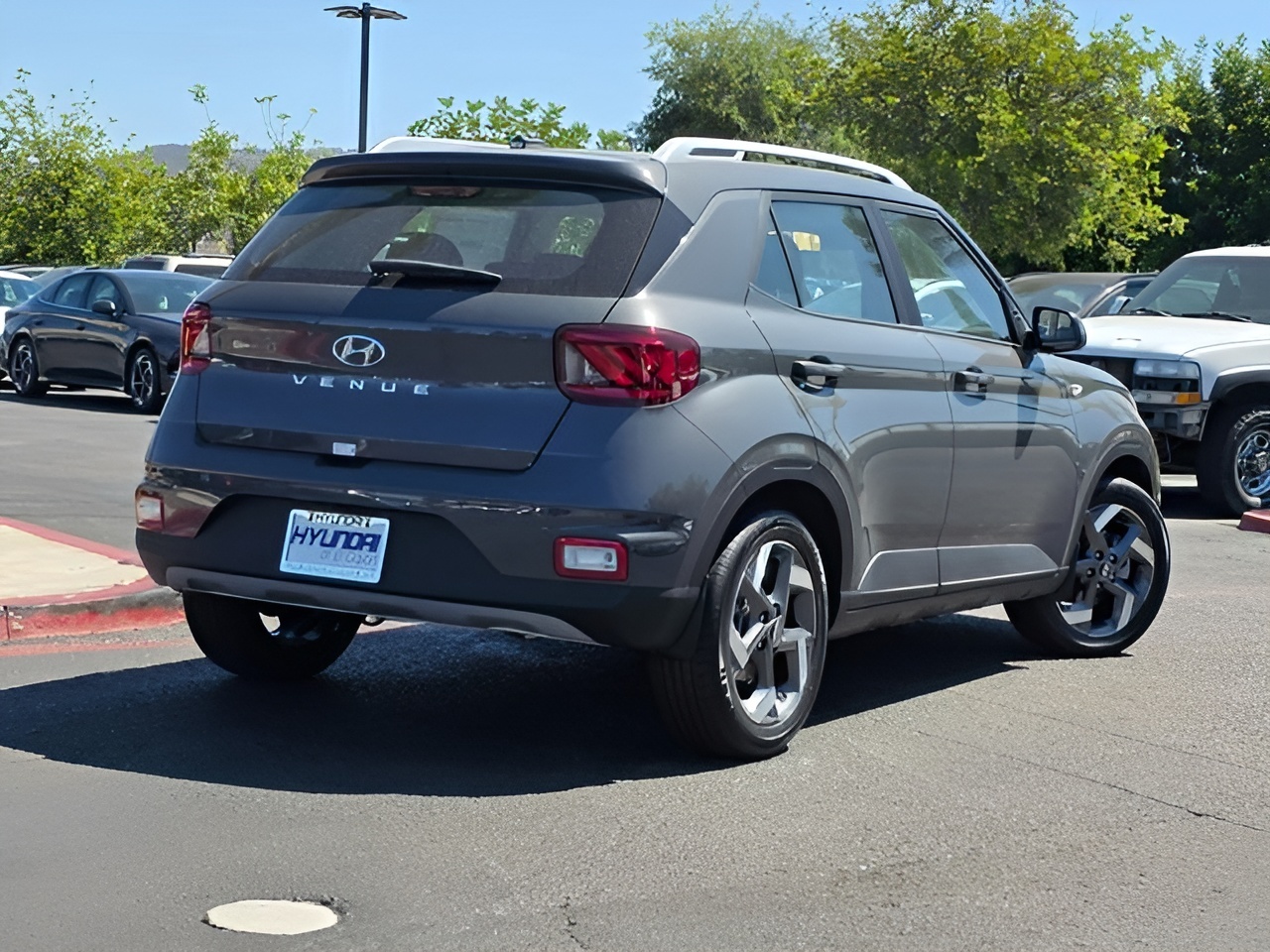 Vehicle image 43 of 45