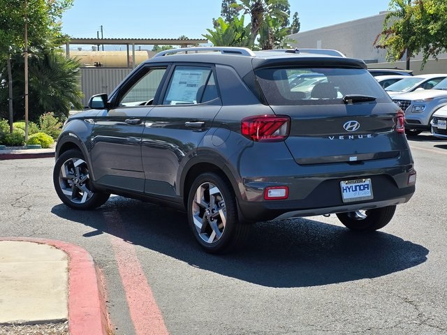 Vehicle image 7 of 45