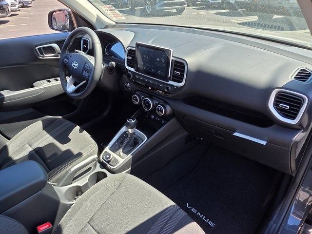 Vehicle image 16 of 45