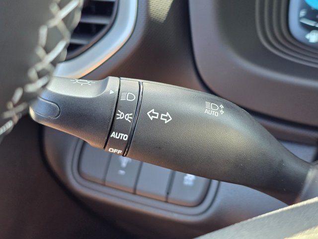 Vehicle image 31 of 45