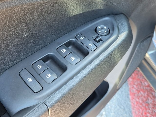 Vehicle image 37 of 45