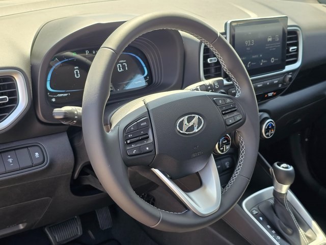 Vehicle image 18 of 45