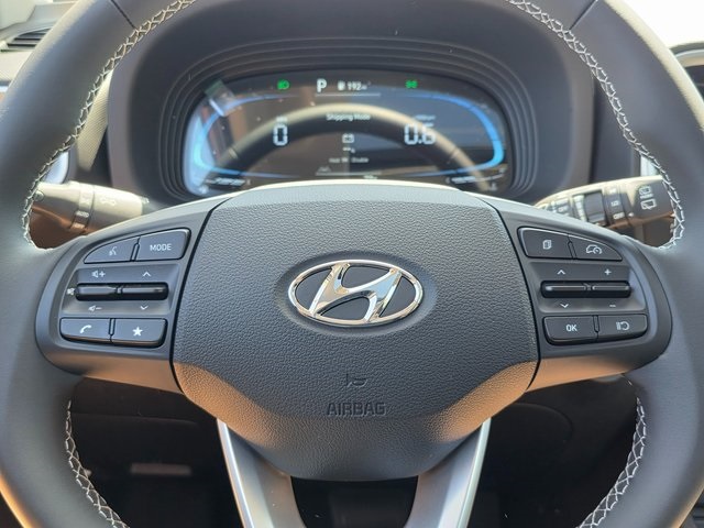 Vehicle image 21 of 45