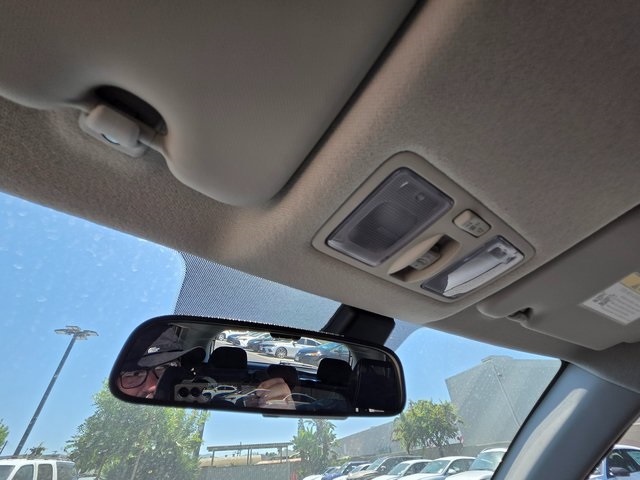 Vehicle image 33 of 45
