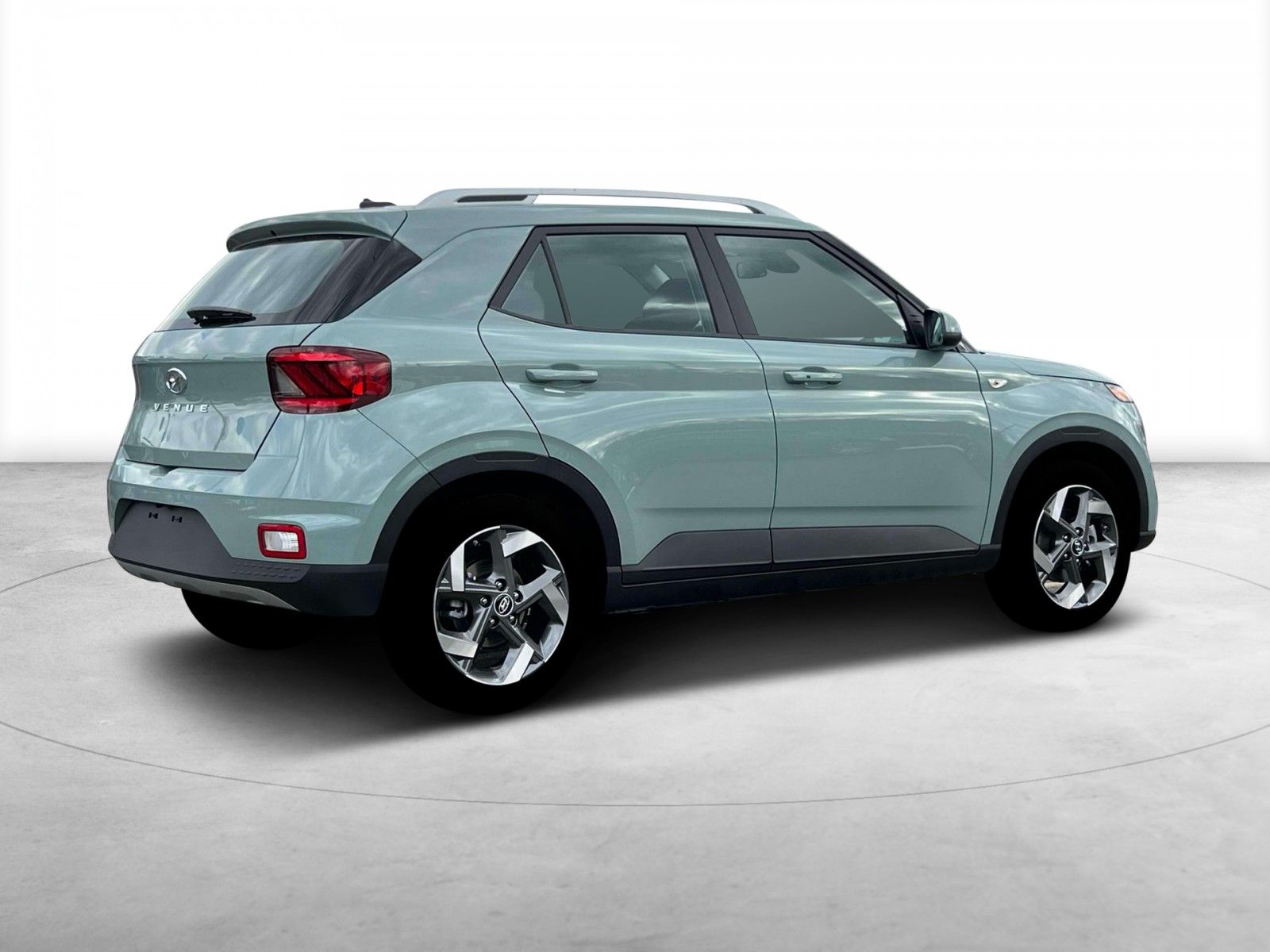 Vehicle image 9 of 21