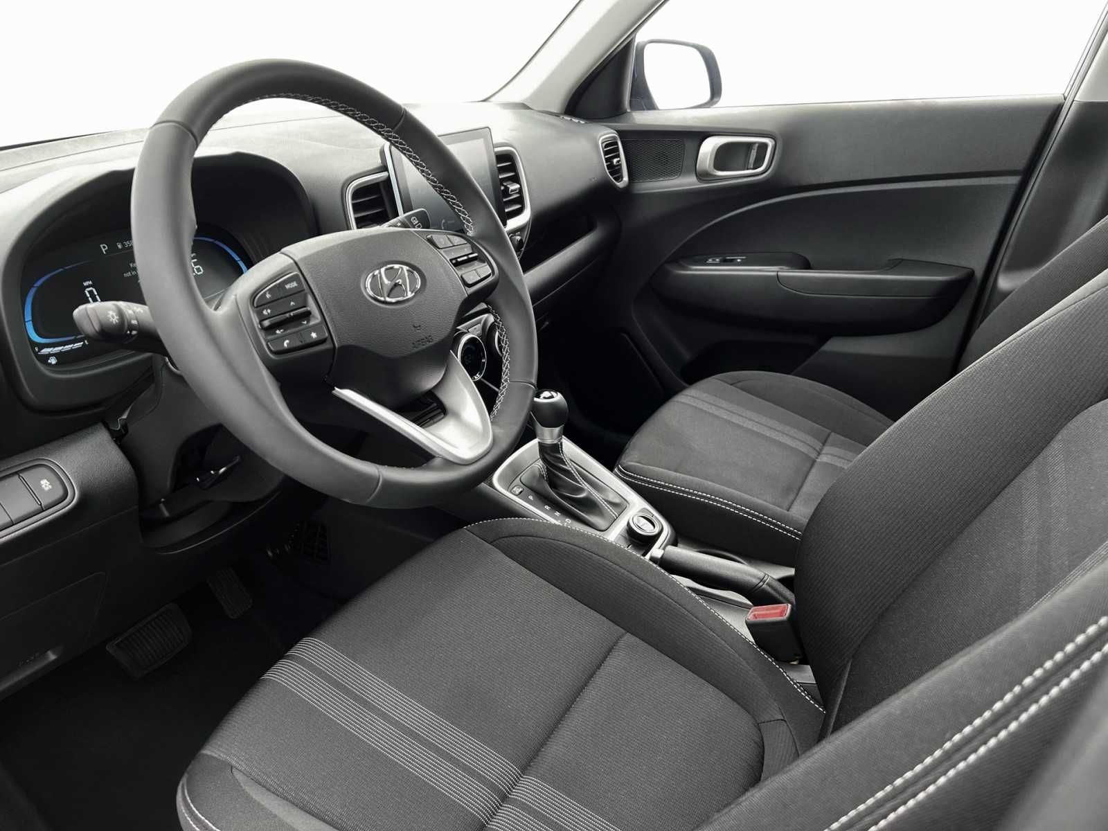 Vehicle image 16 of 21