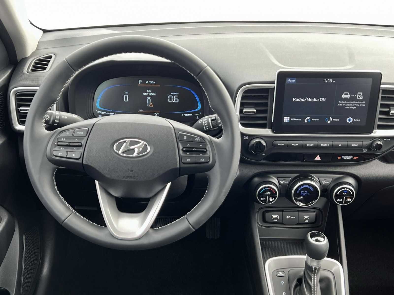 Vehicle image 19 of 21