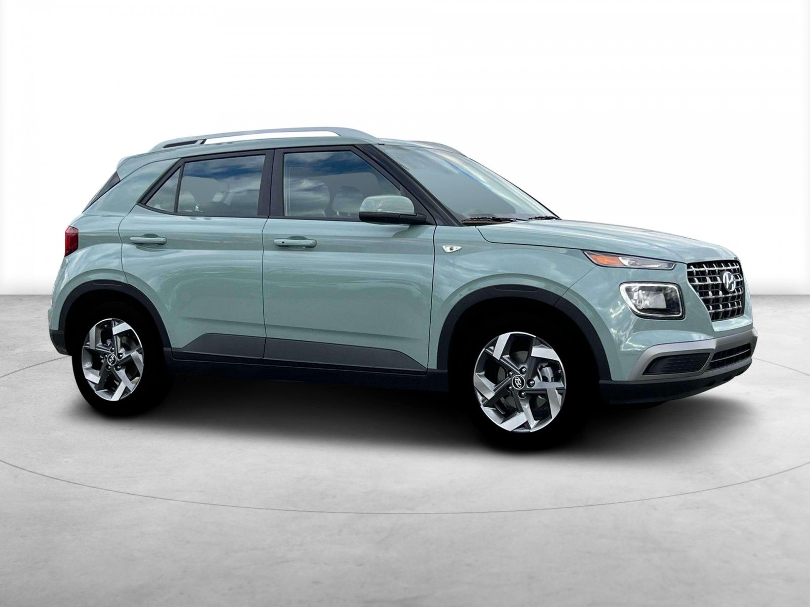 Vehicle image 6 of 21