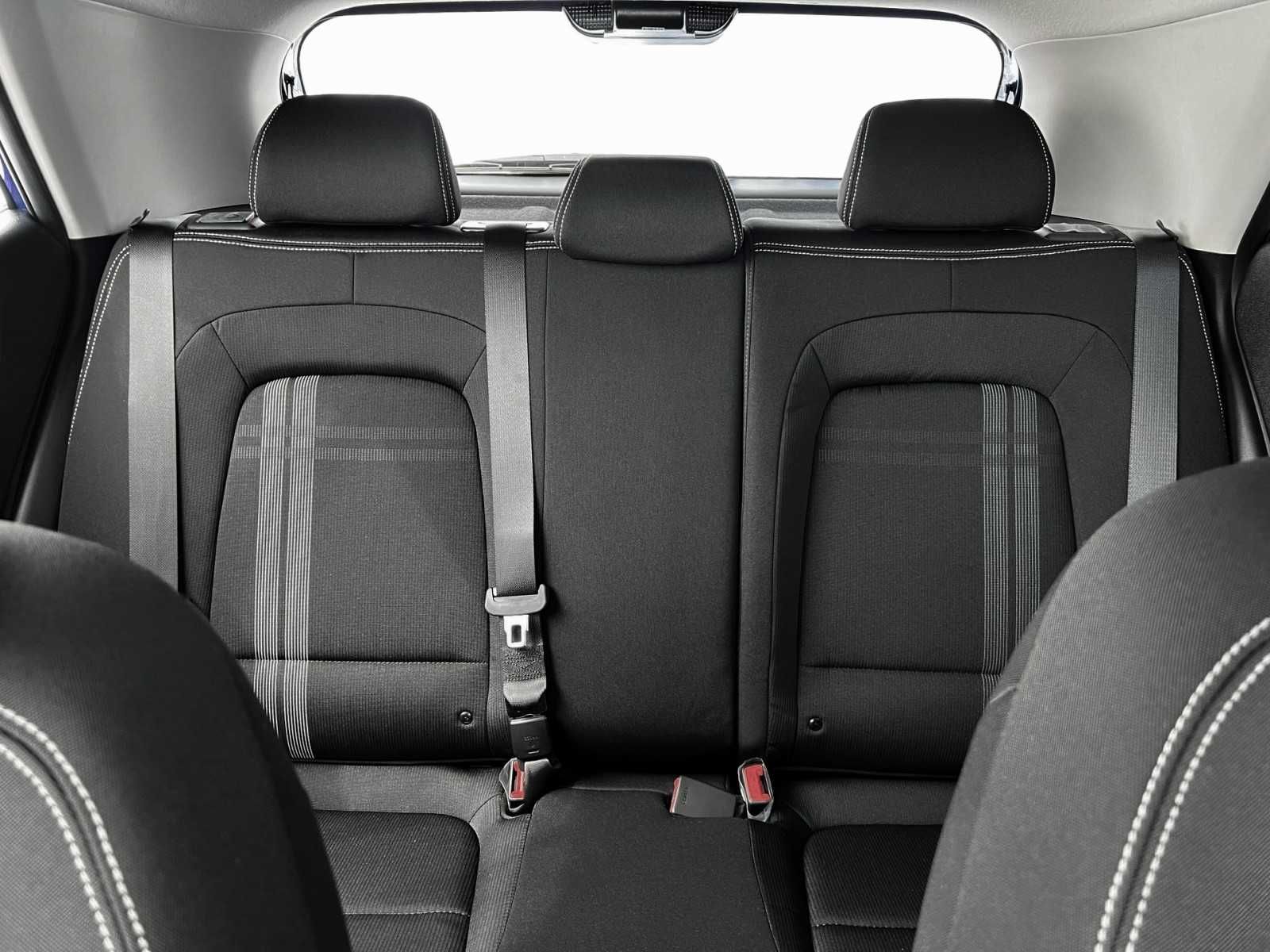 Vehicle image 18 of 21