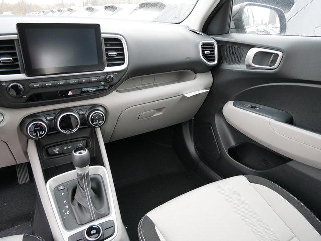 Vehicle image 8 of 11