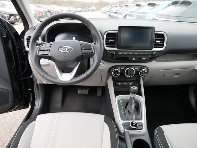 Vehicle image 7 of 11